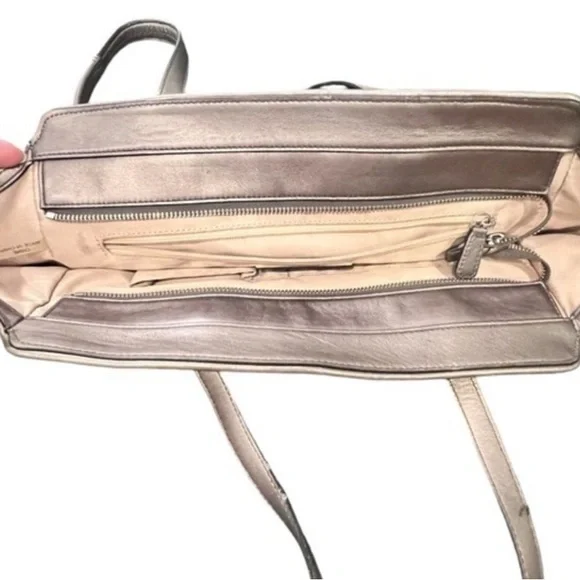 COACH "Taylor" Python Snake
Print Alexis Carryall
Shoulder Bag - Picture 12 of 15